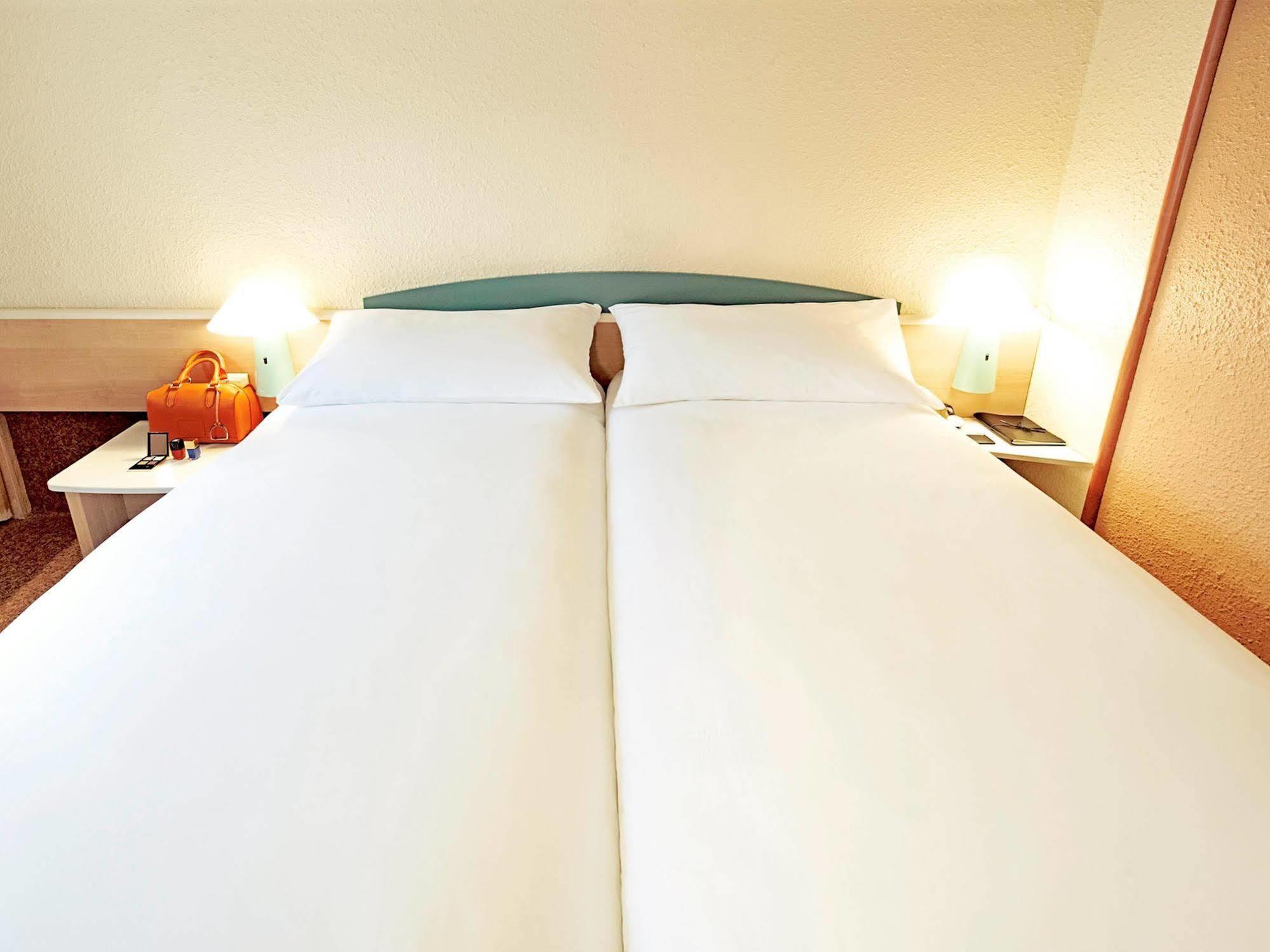 ibis Manosque Cadarache Exterior foto